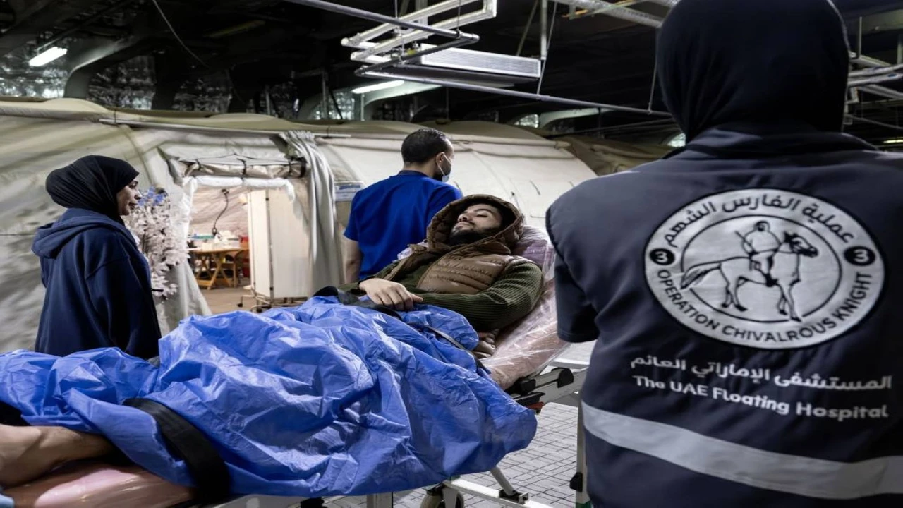 المستشفى الإماراتي العائم بالعريش يستقبل 7 حالات جديدة قادمة من قطاع غزة